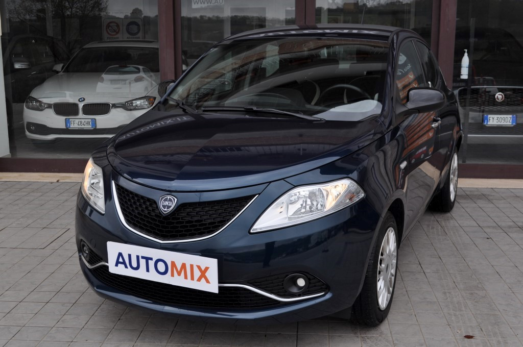 Lancia Ypsilon