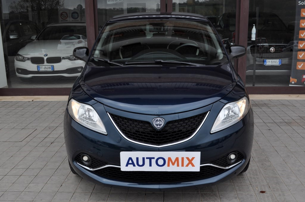 Lancia Ypsilon