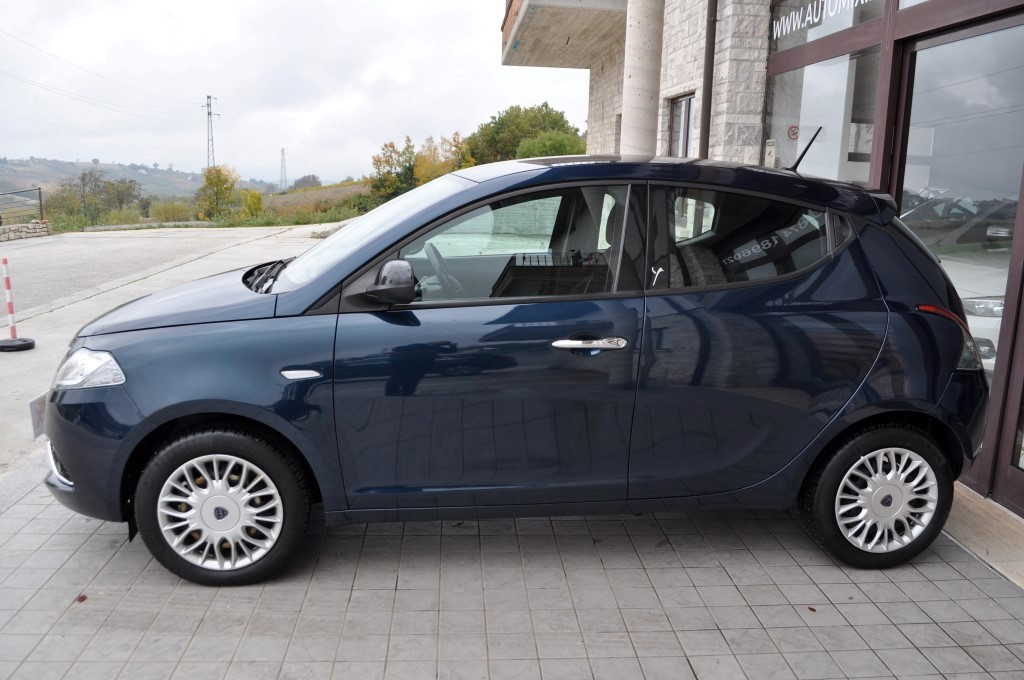 Lancia Ypsilon