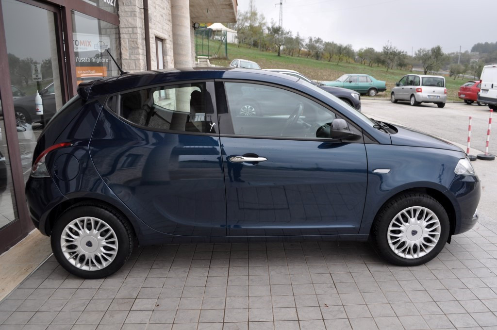 Lancia Ypsilon