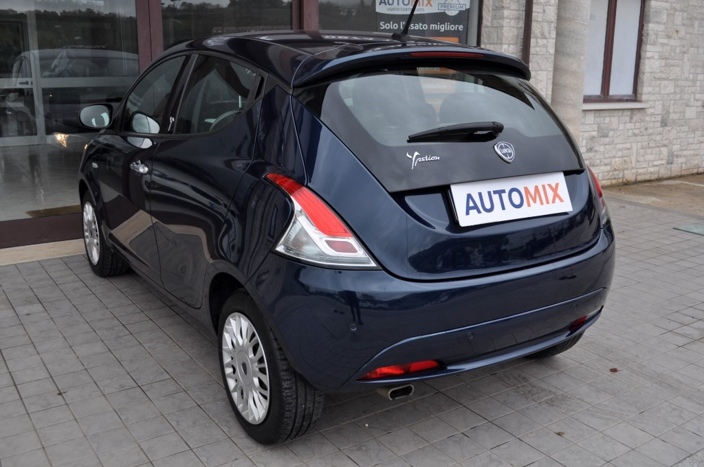 Lancia Ypsilon