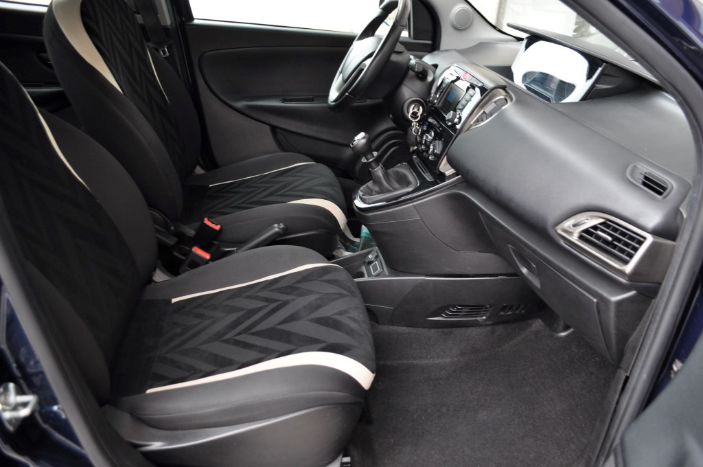 Lancia Ypsilon