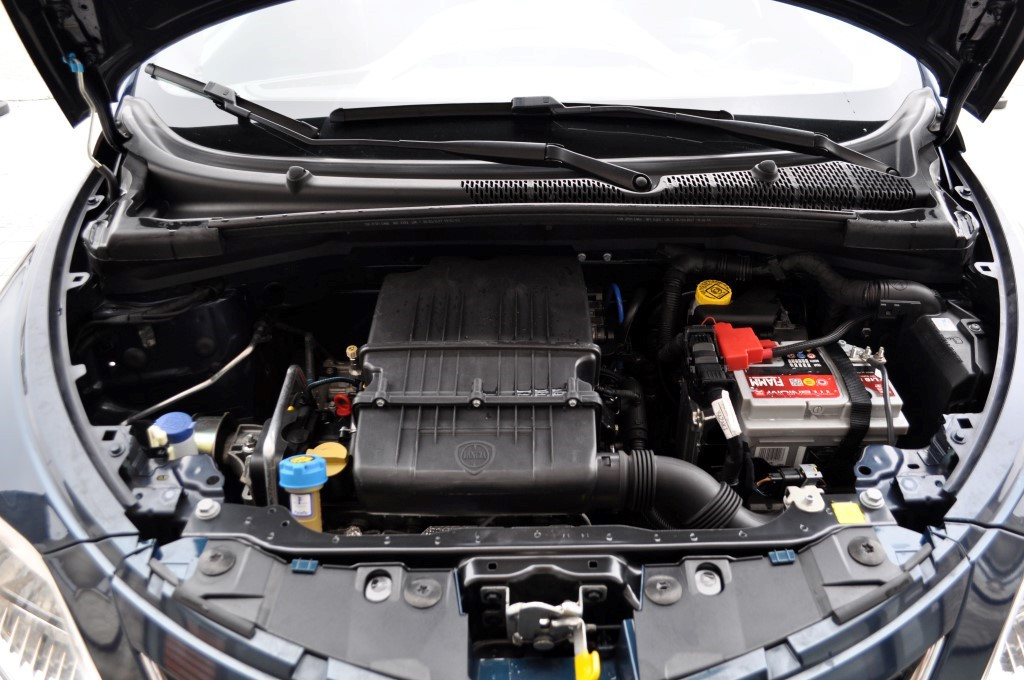 Lancia Ypsilon
