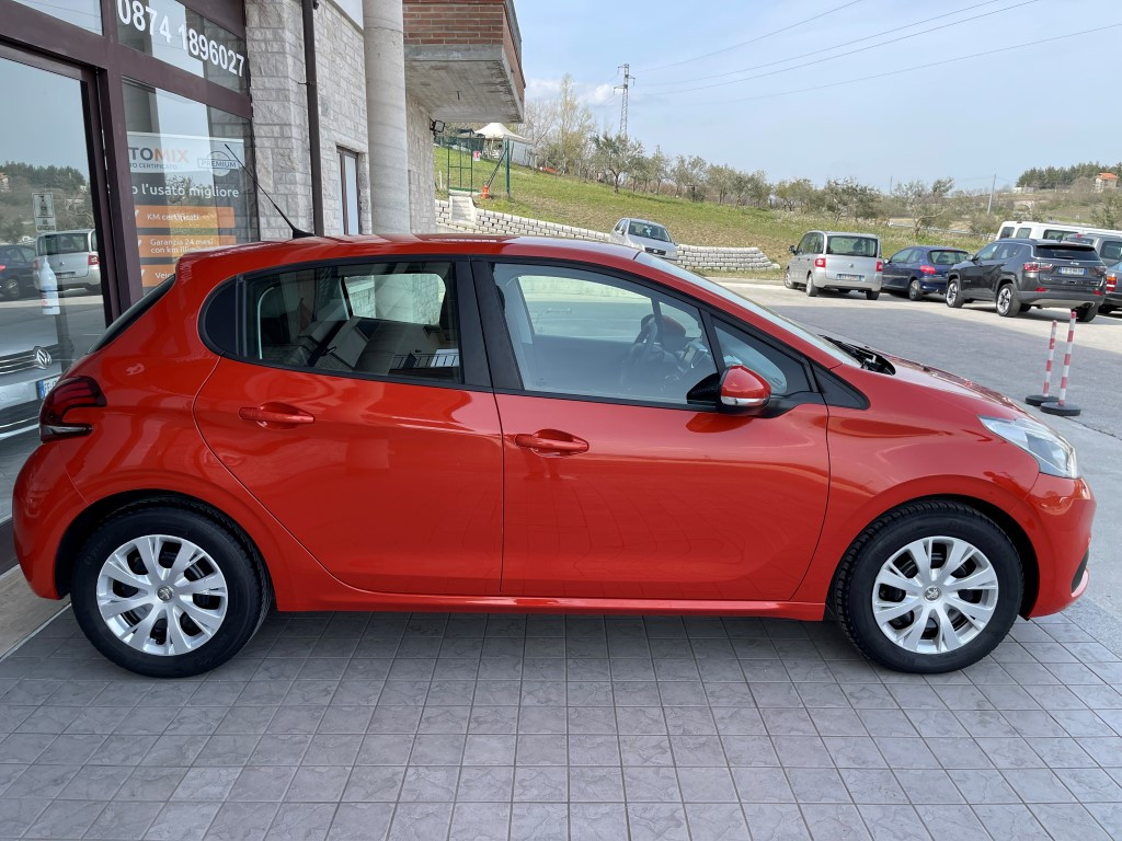 Peugeot 208