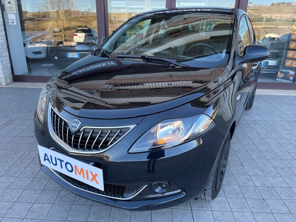 Lancia Ypsilon