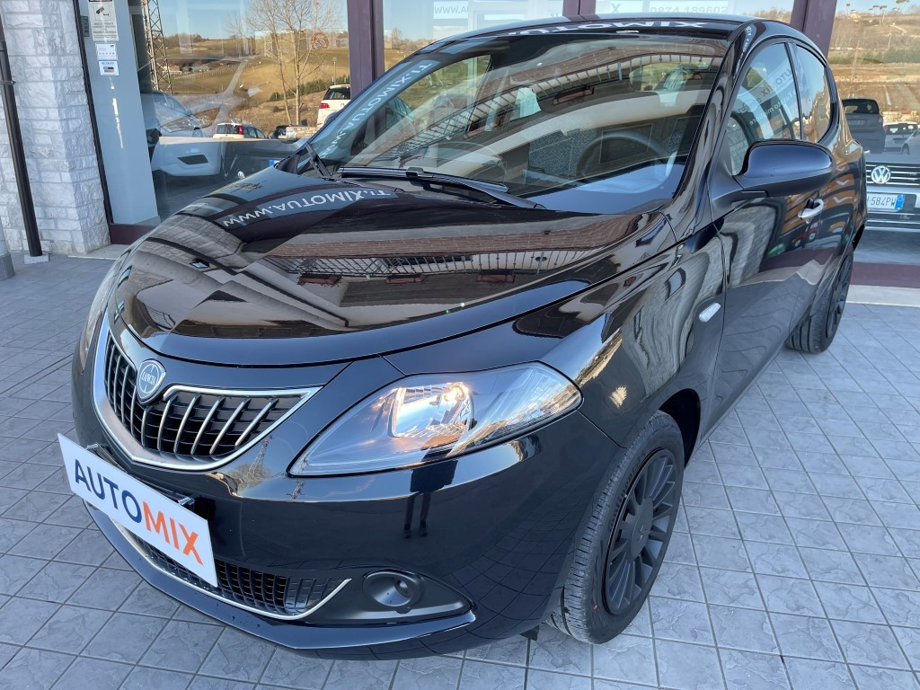 Lancia Ypsilon