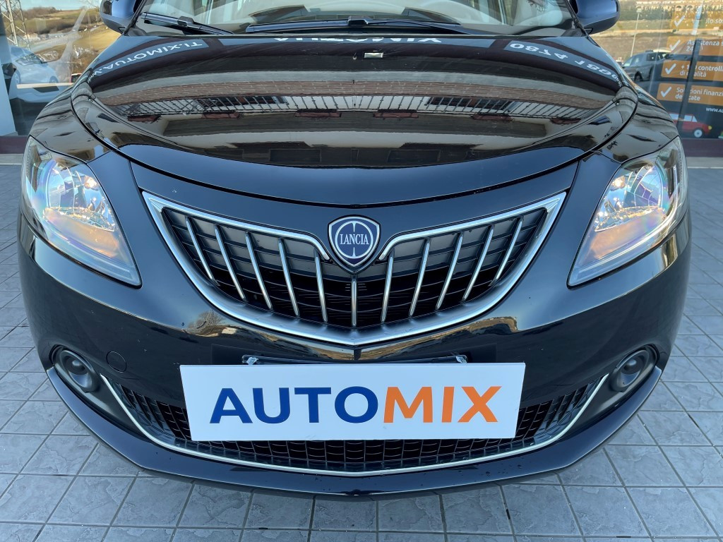 Lancia Ypsilon