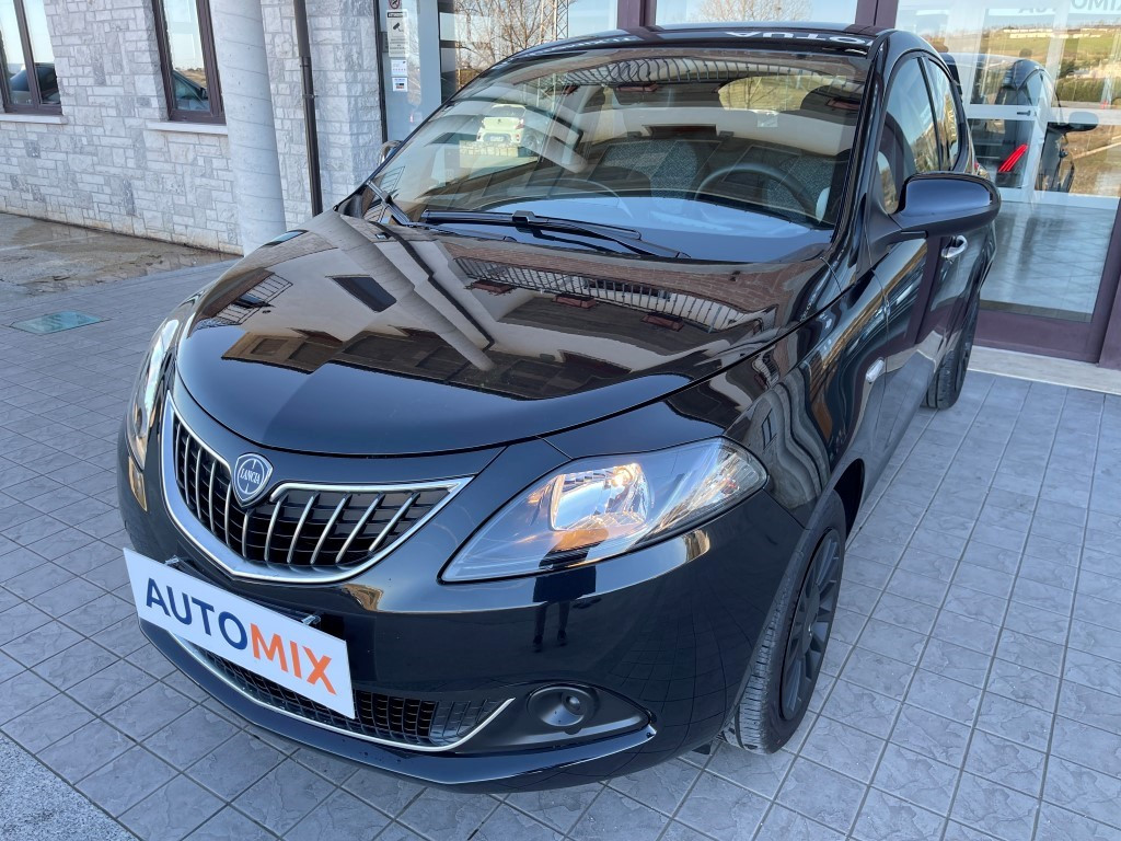 Lancia Ypsilon