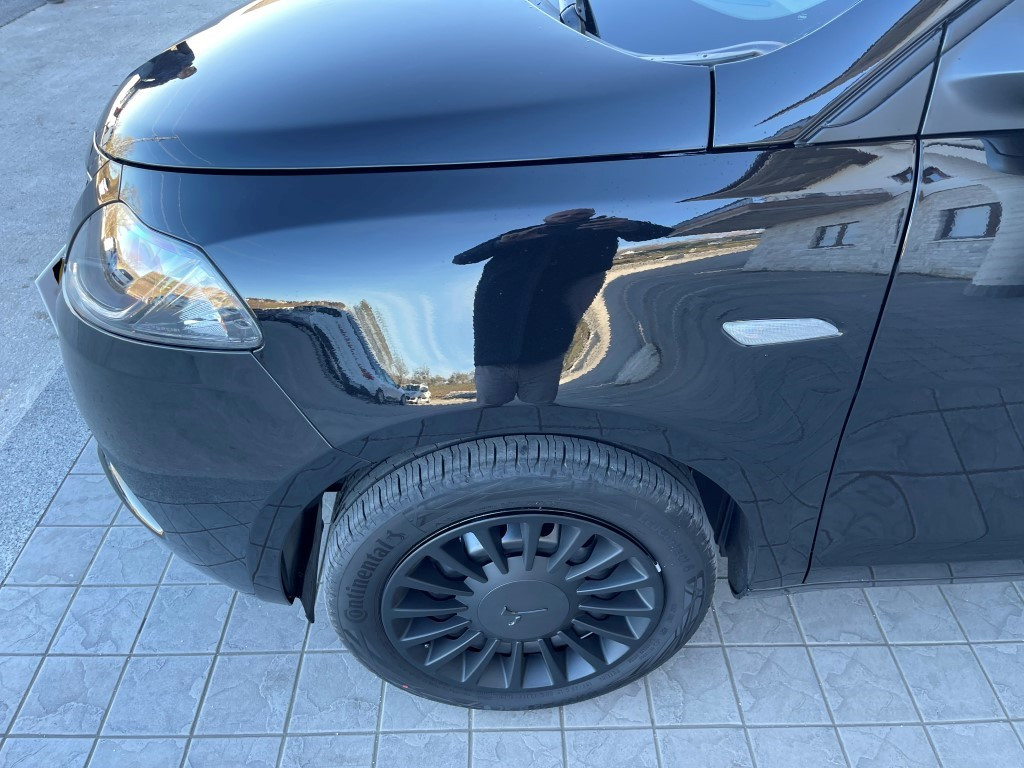 Lancia Ypsilon