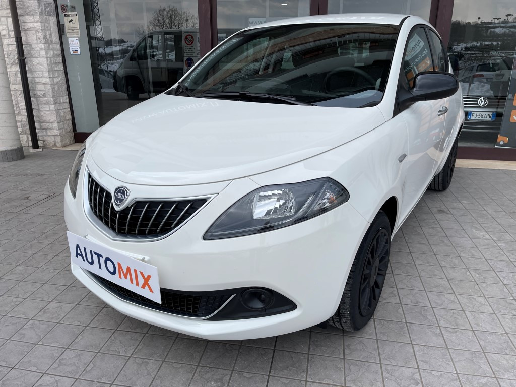 Lancia Ypsilon