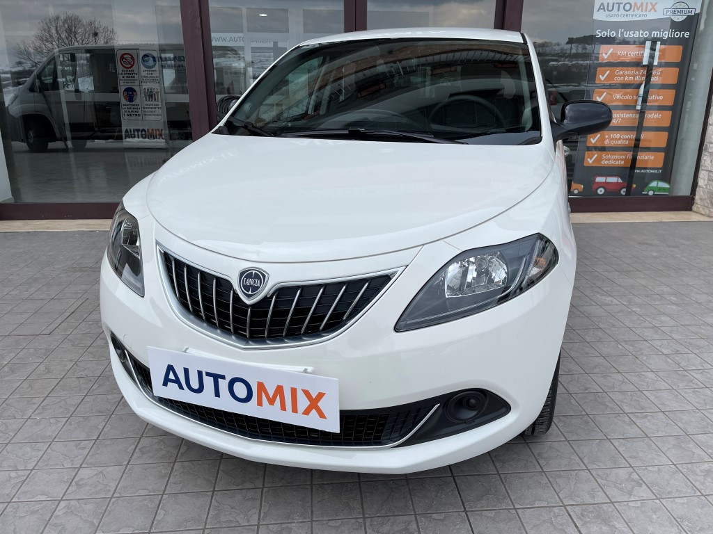 Lancia Ypsilon