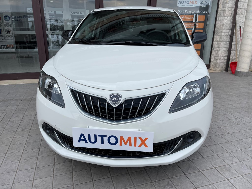 Lancia Ypsilon