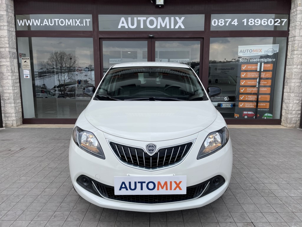 Lancia Ypsilon