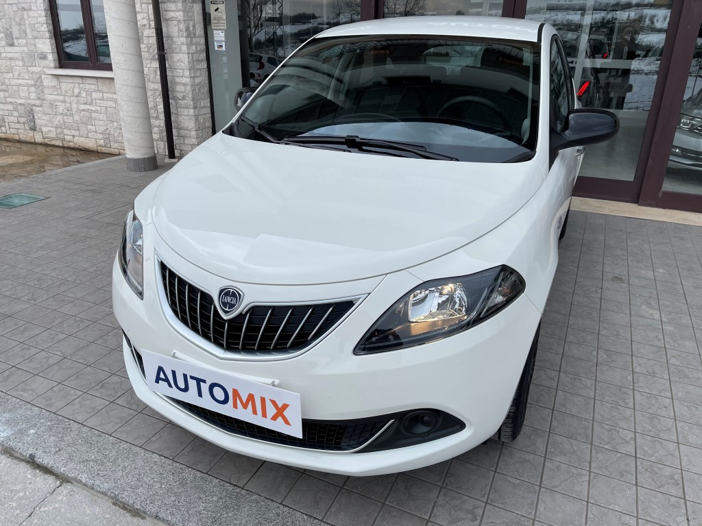 Lancia Ypsilon