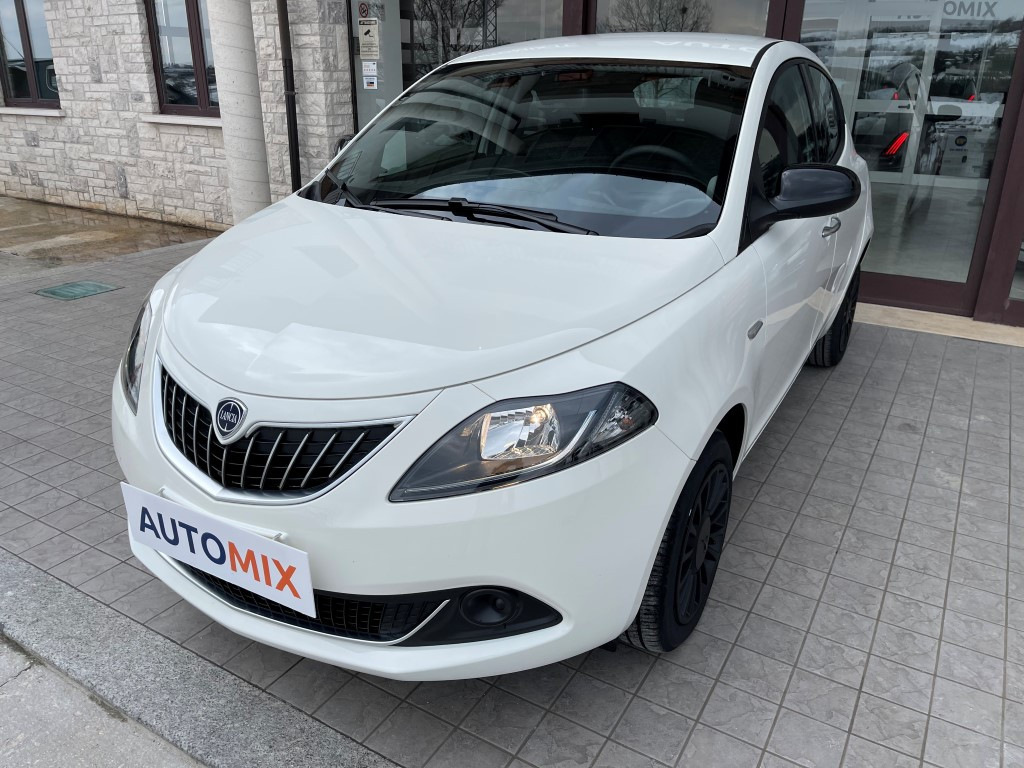 Lancia Ypsilon