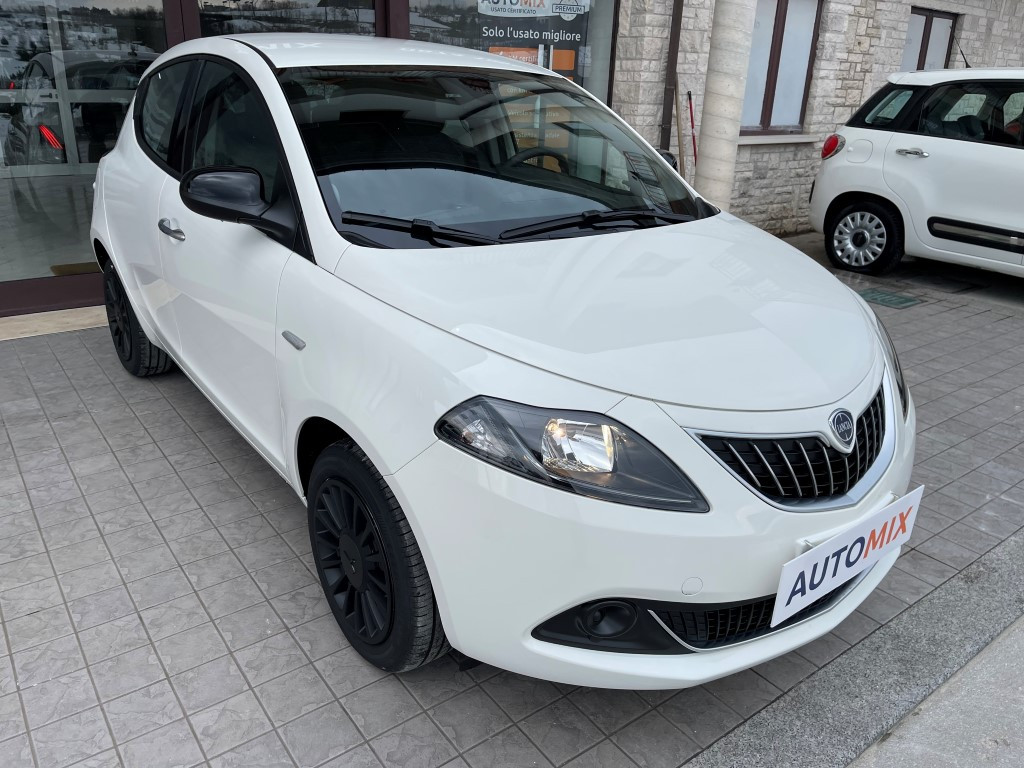 Lancia Ypsilon