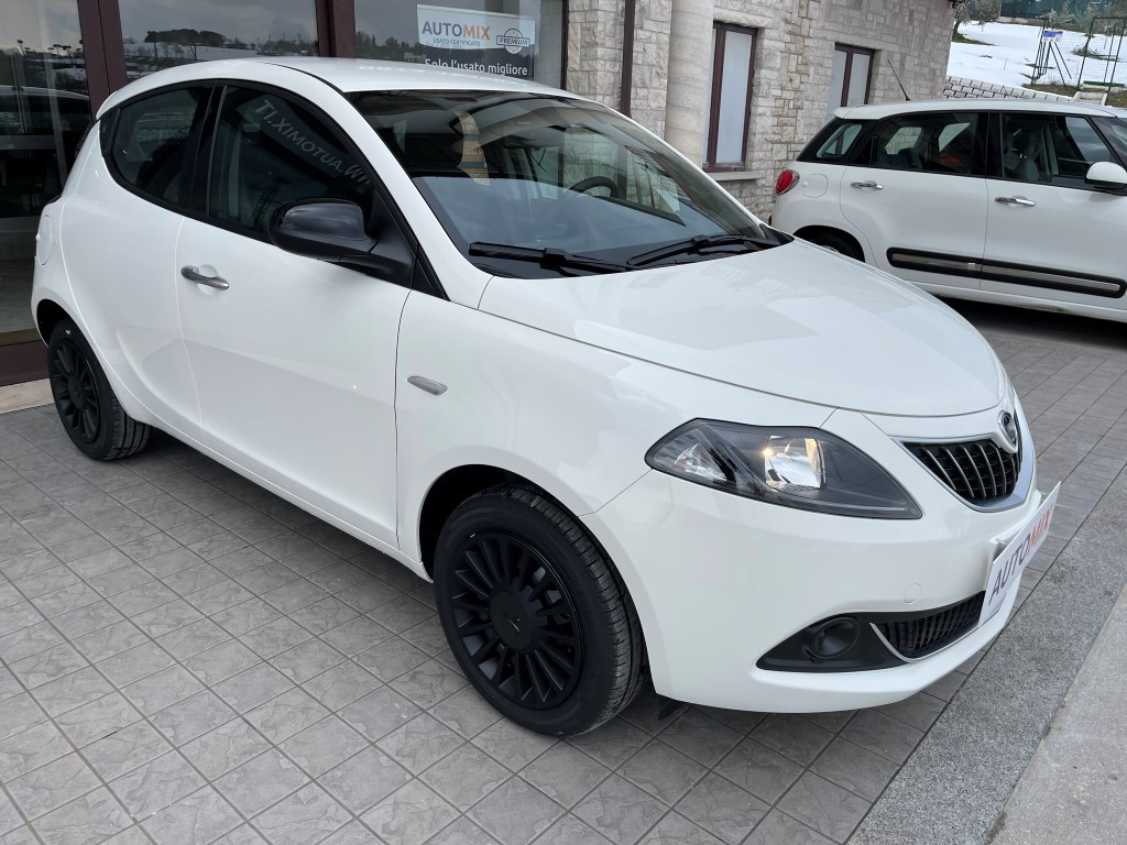 Lancia Ypsilon