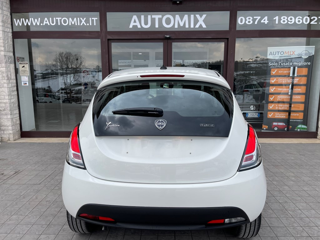 Lancia Ypsilon