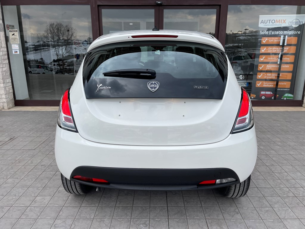 Lancia Ypsilon