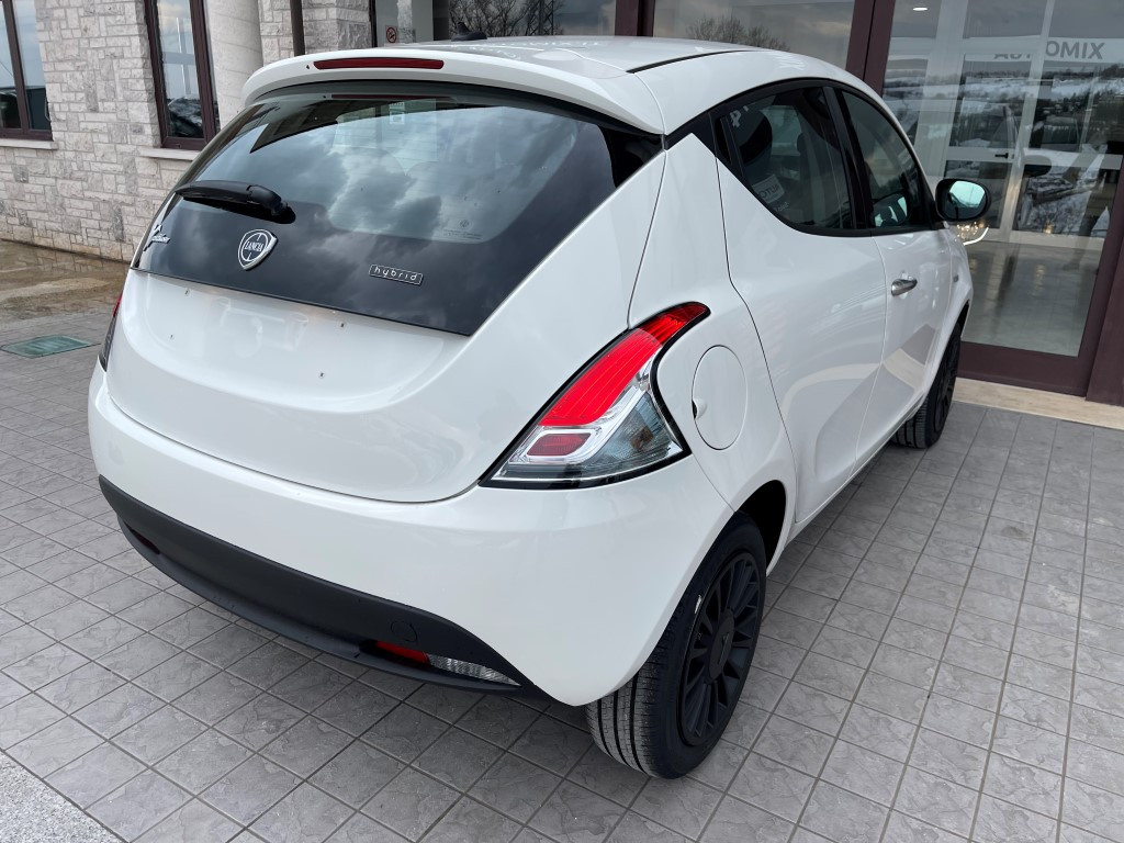 Lancia Ypsilon