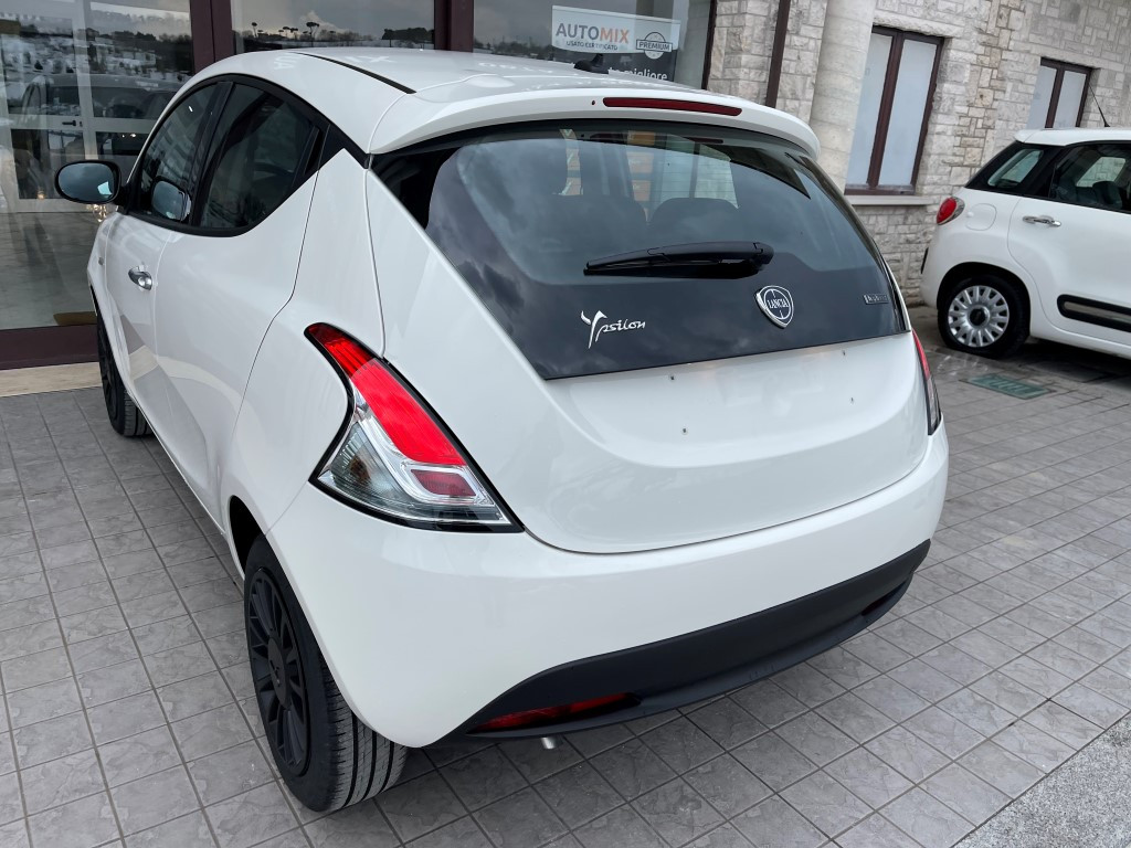 Lancia Ypsilon
