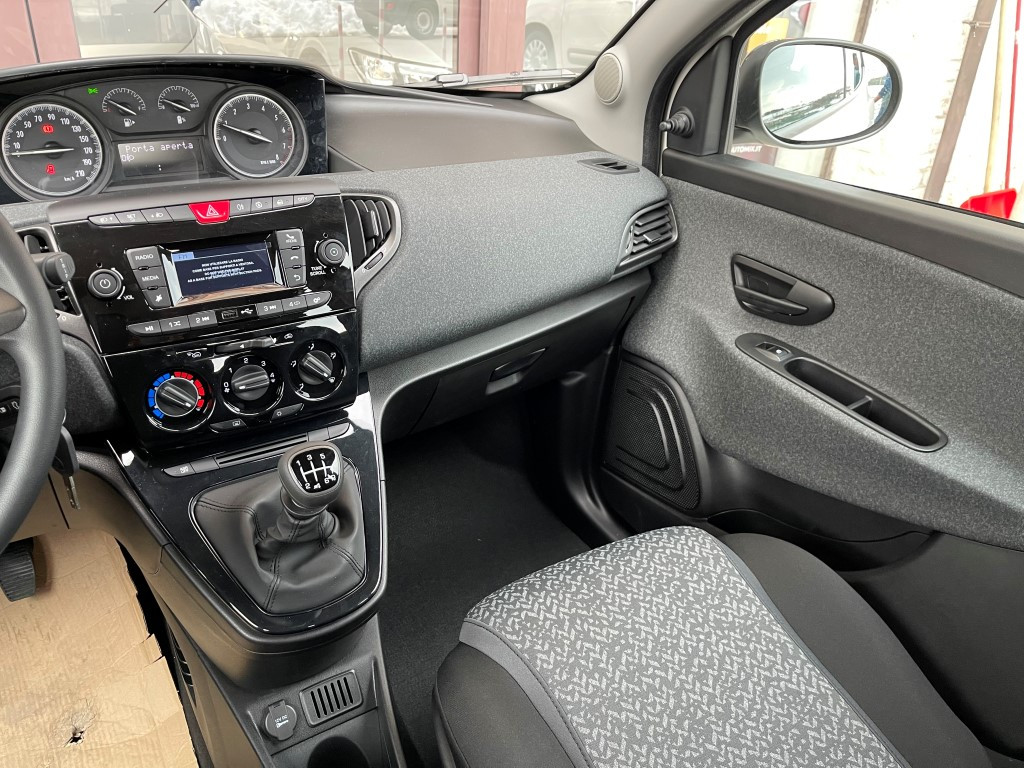 Lancia Ypsilon