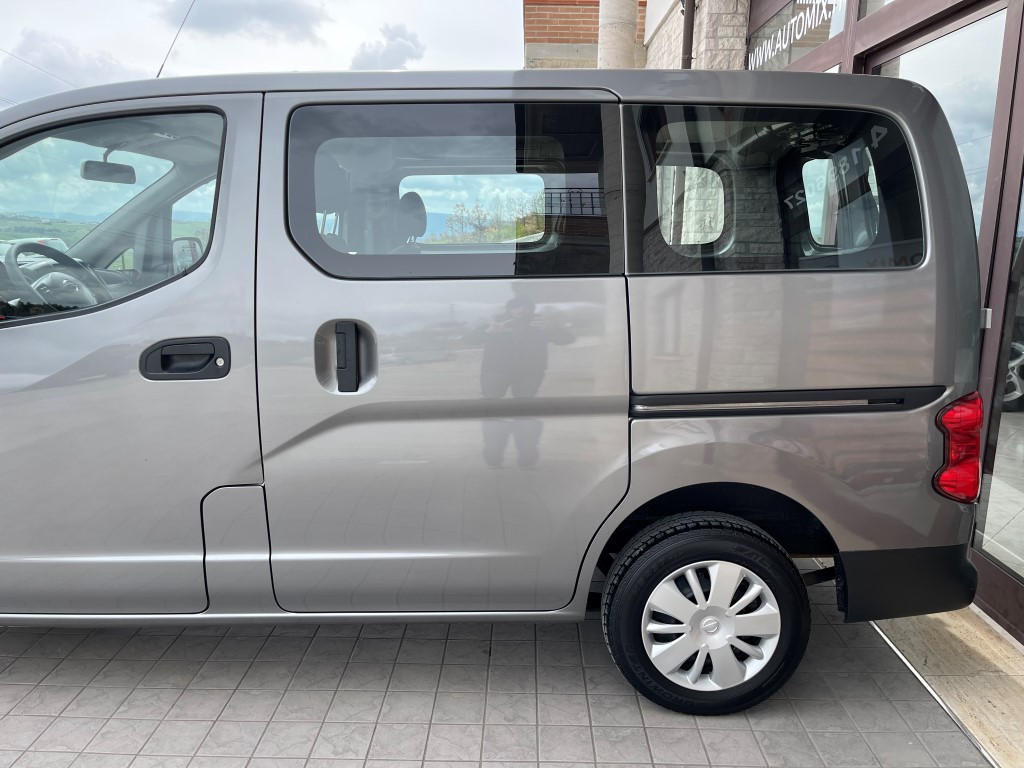 Nissan NV200