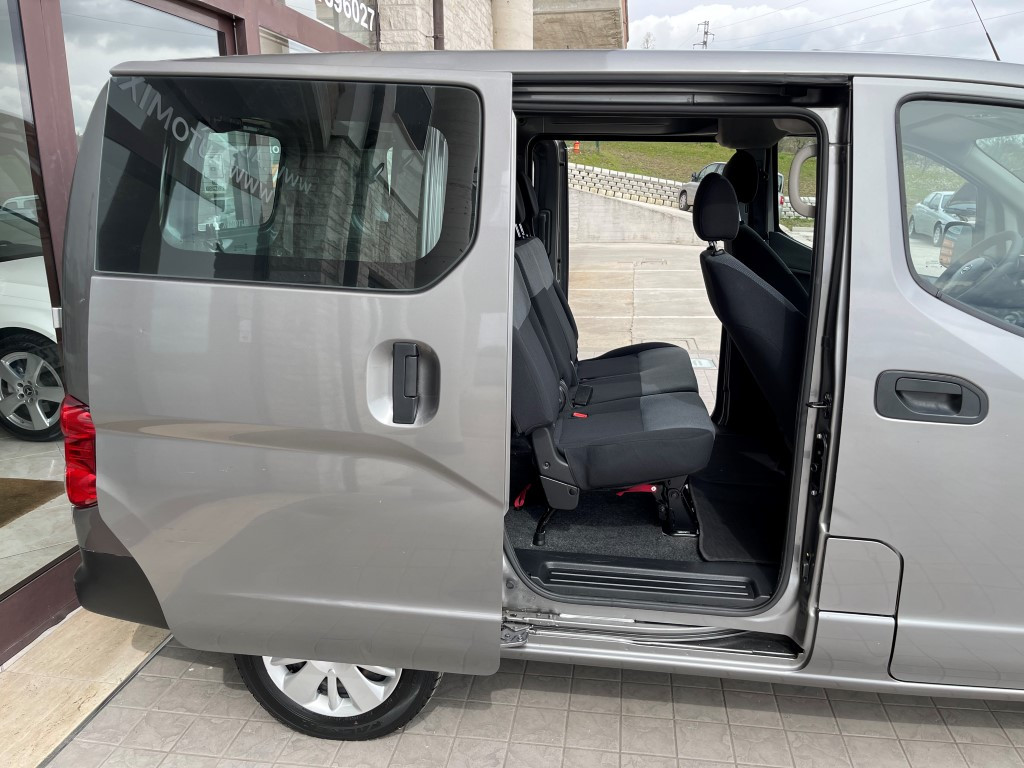 Nissan NV200