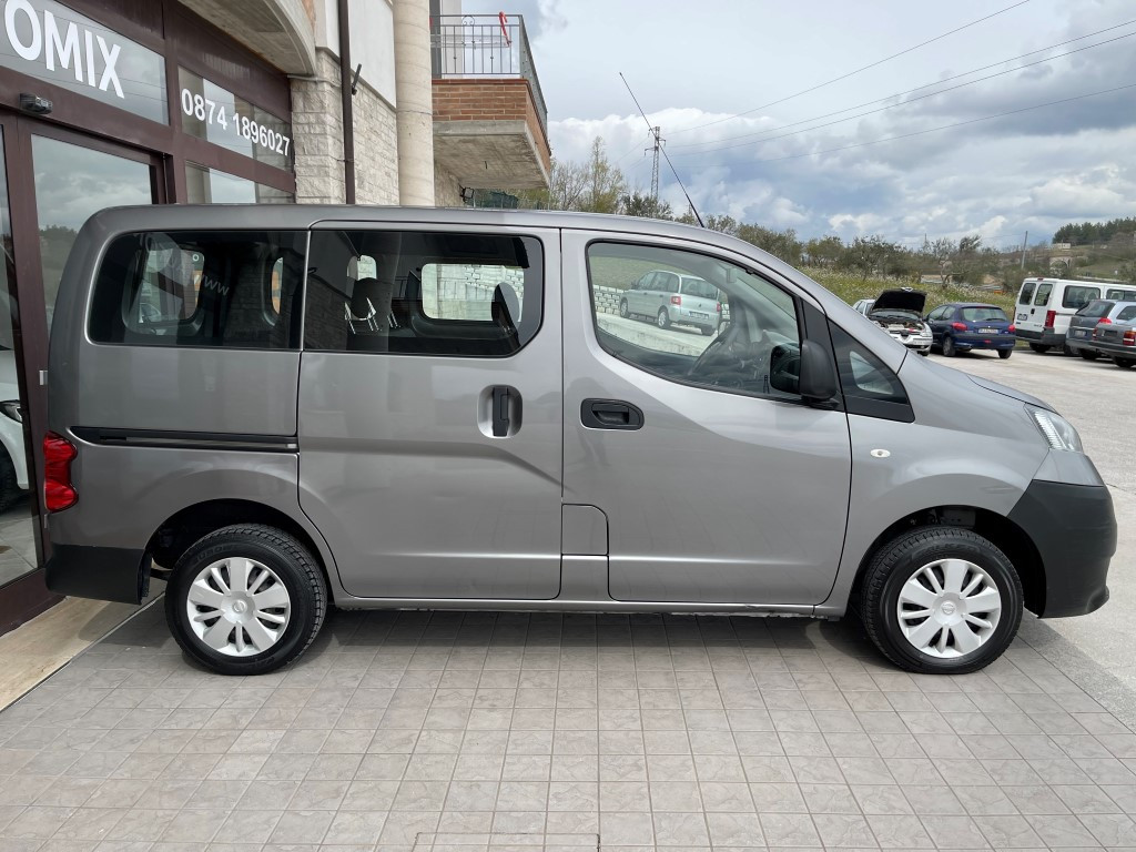 Nissan NV200