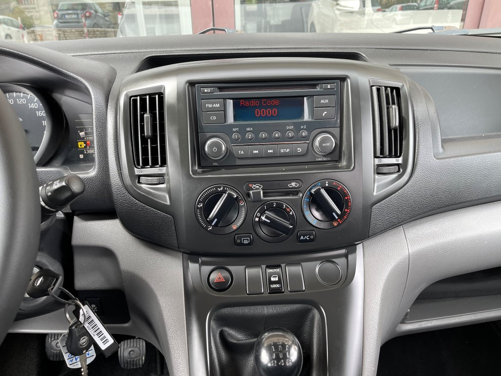 Nissan NV200