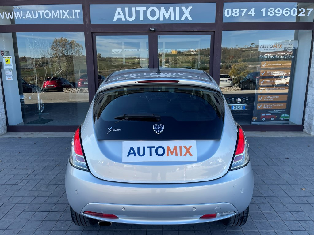 Lancia Ypsilon