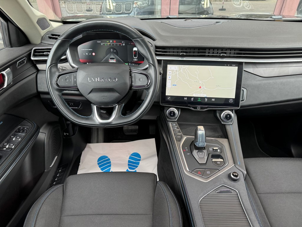 Lynk & Co 01