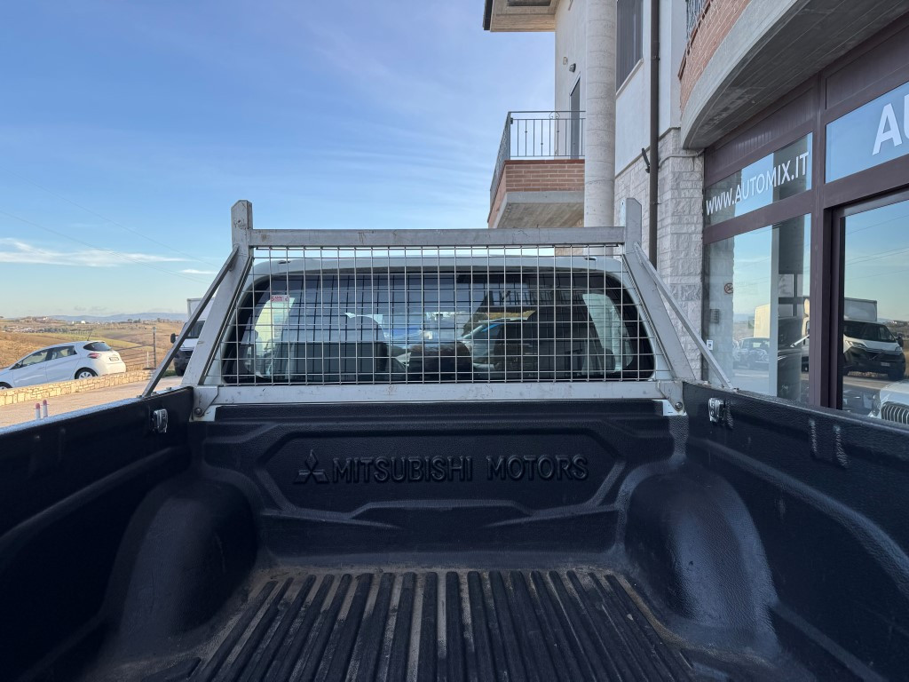 Mitsubishi L200