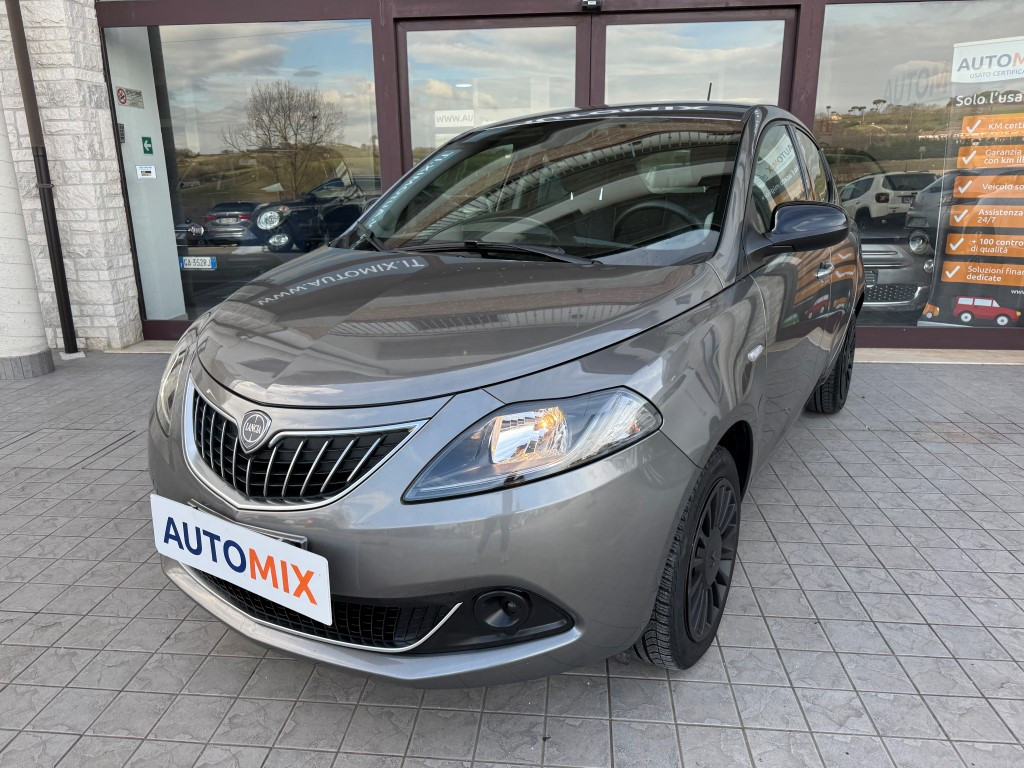 Lancia Ypsilon