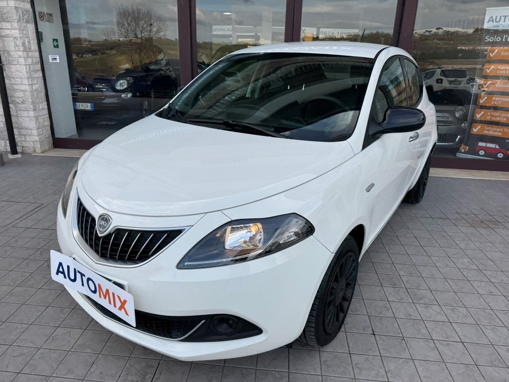Lancia Ypsilon