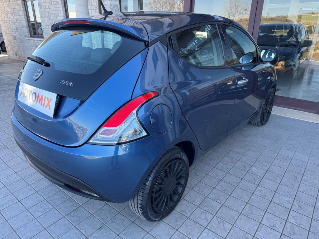 Lancia Ypsilon