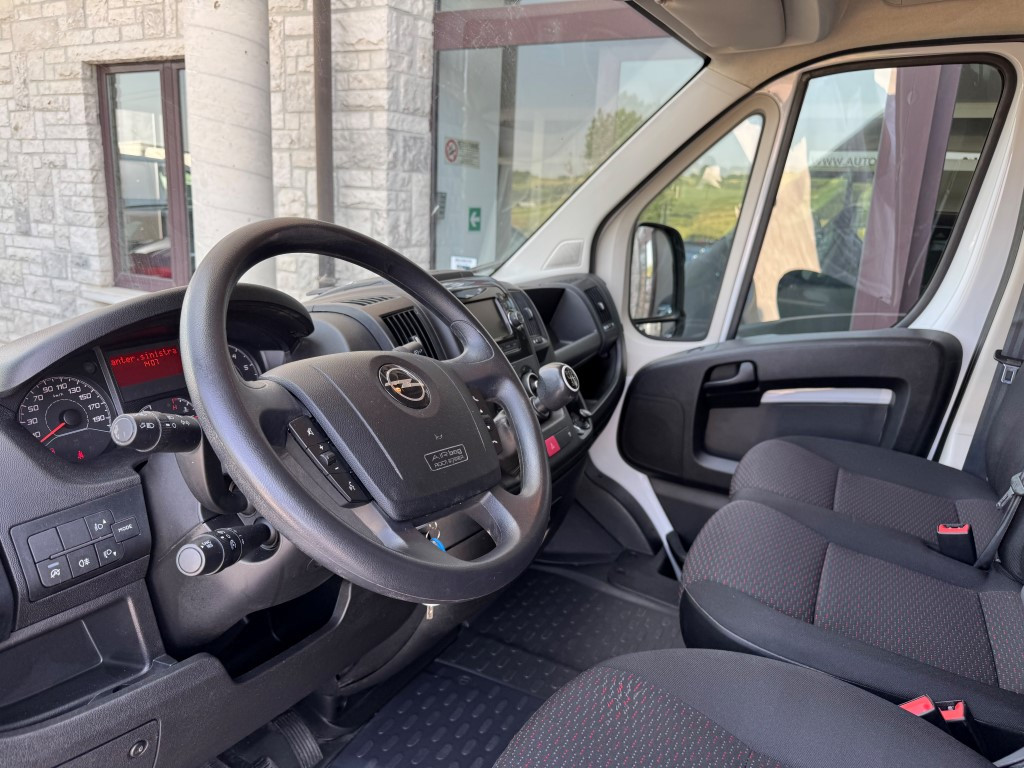 Opel Movano