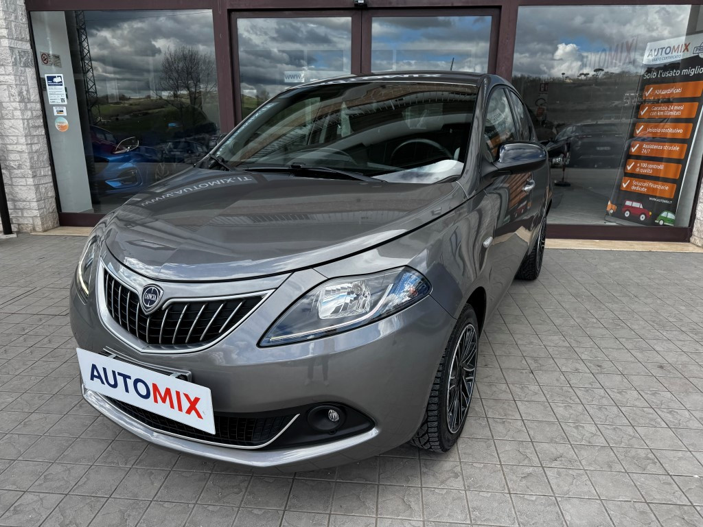 Lancia Ypsilon