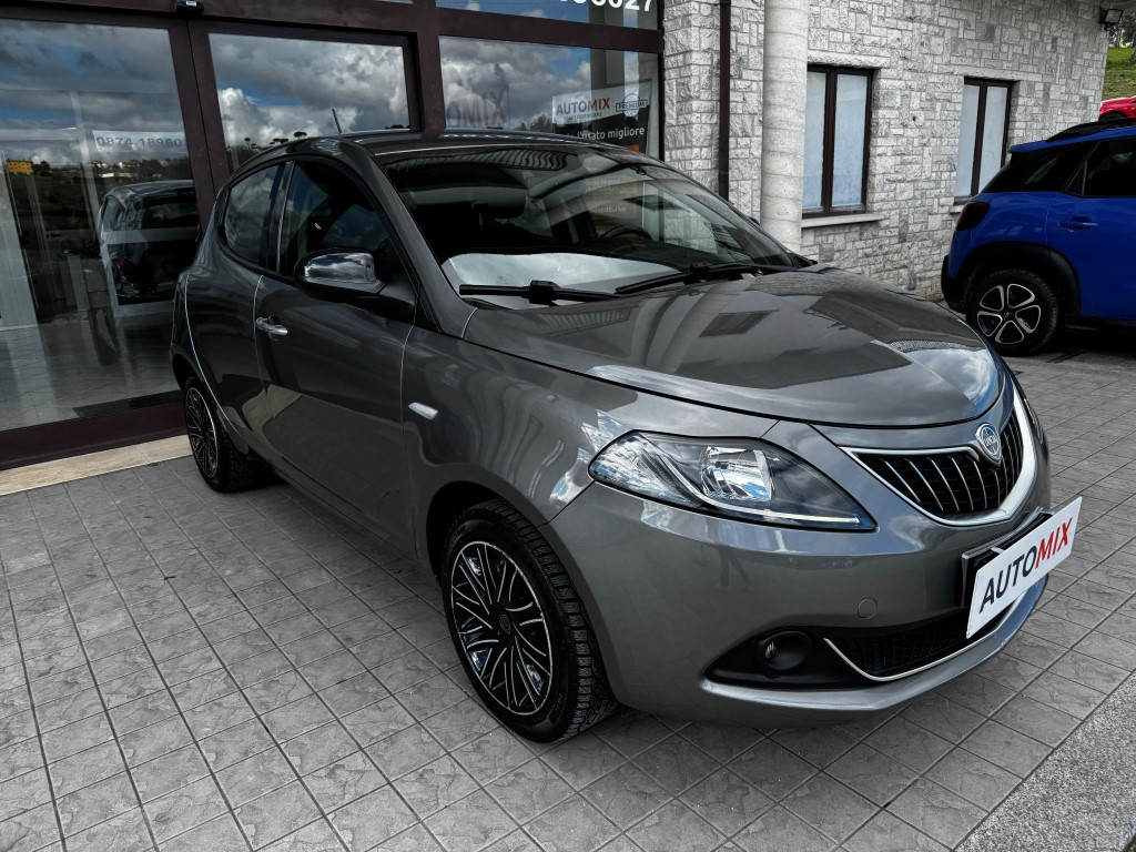 Lancia Ypsilon