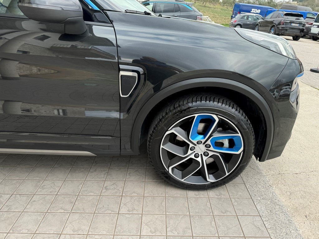 Lynk & Co 01