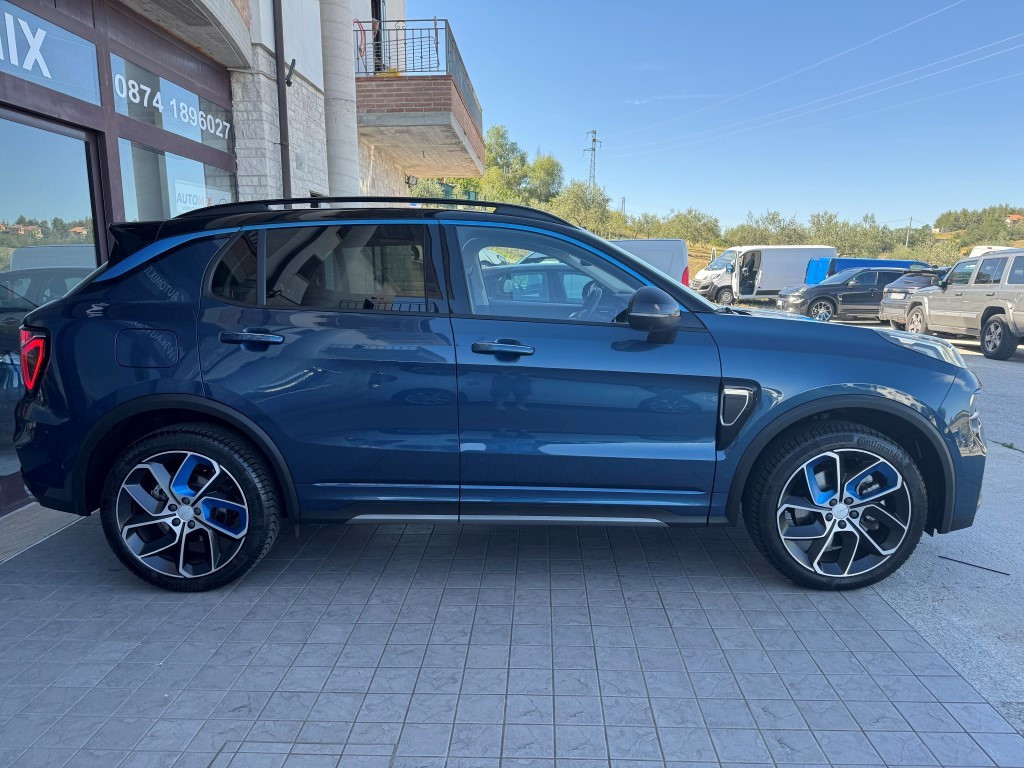 Lynk & Co 01
