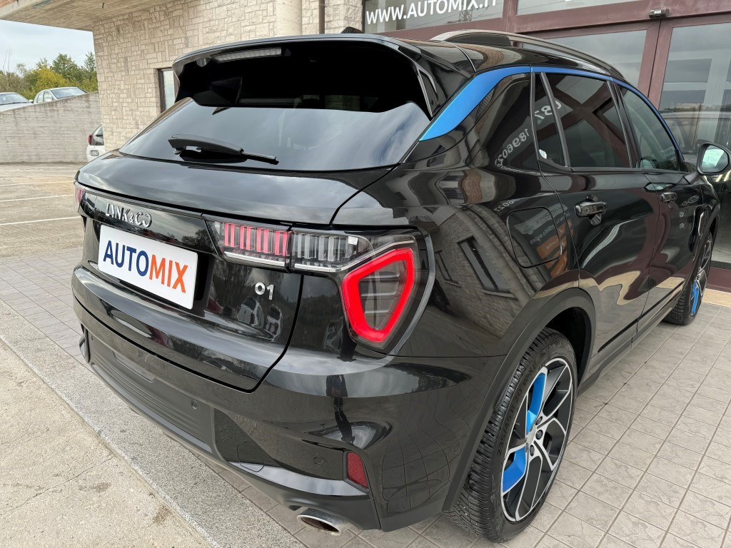 Lynk & Co 01