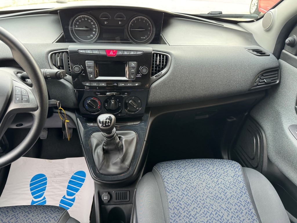 Lancia Ypsilon