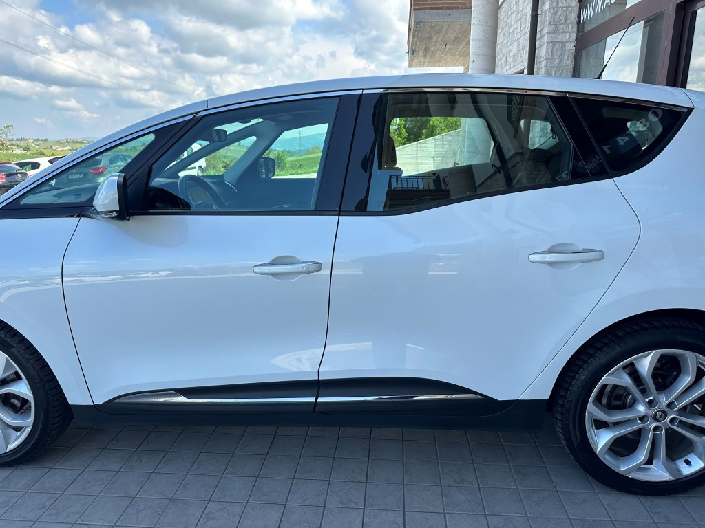 Renault ScÃ©nic