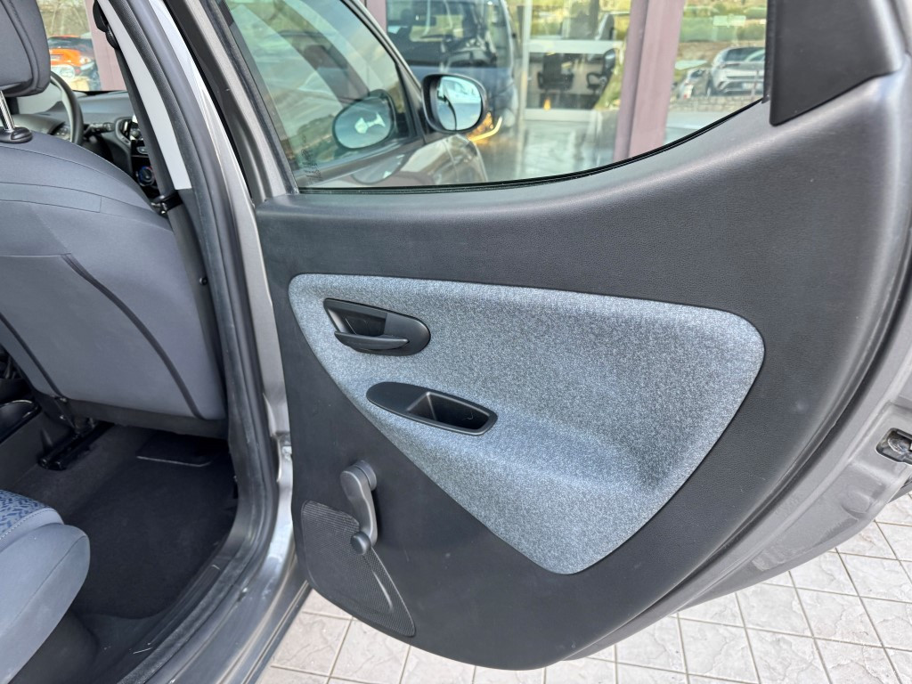 Lancia Ypsilon