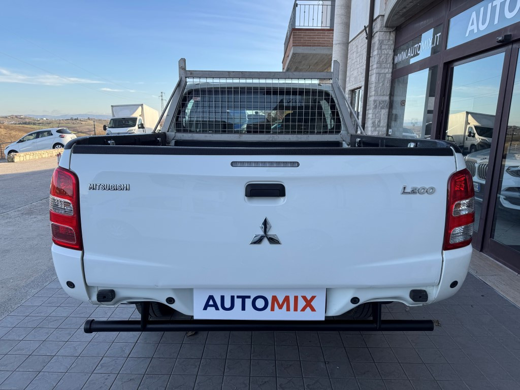 Mitsubishi L200