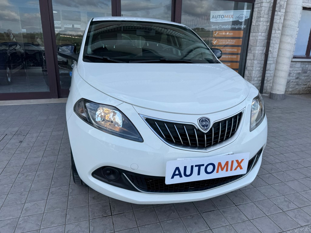 Lancia Ypsilon