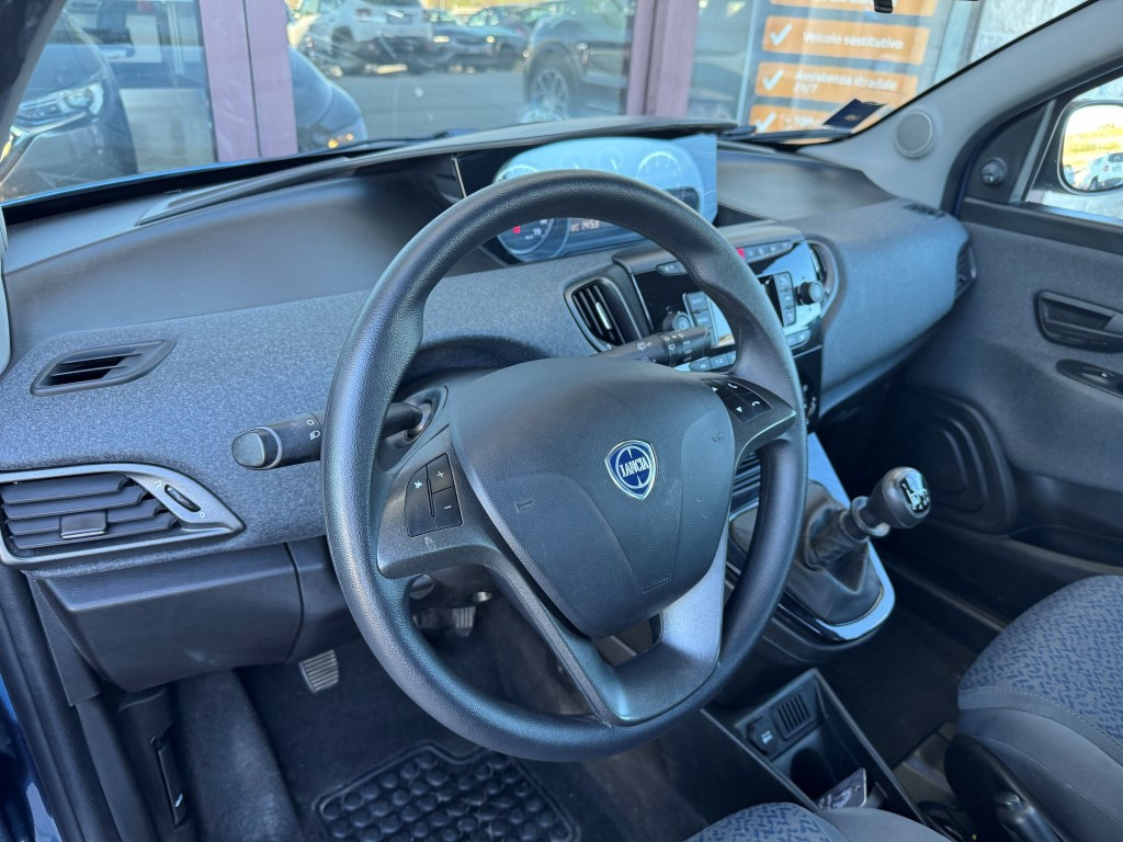 Lancia Ypsilon