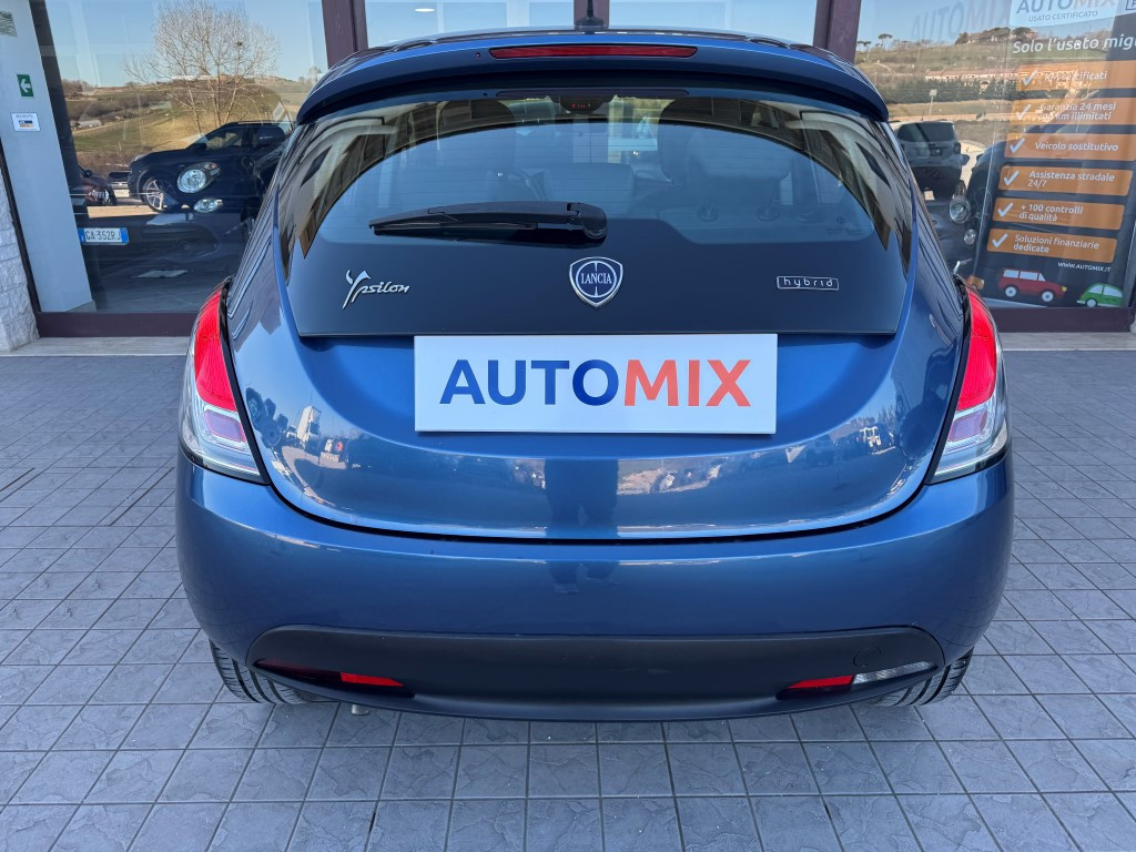 Lancia Ypsilon