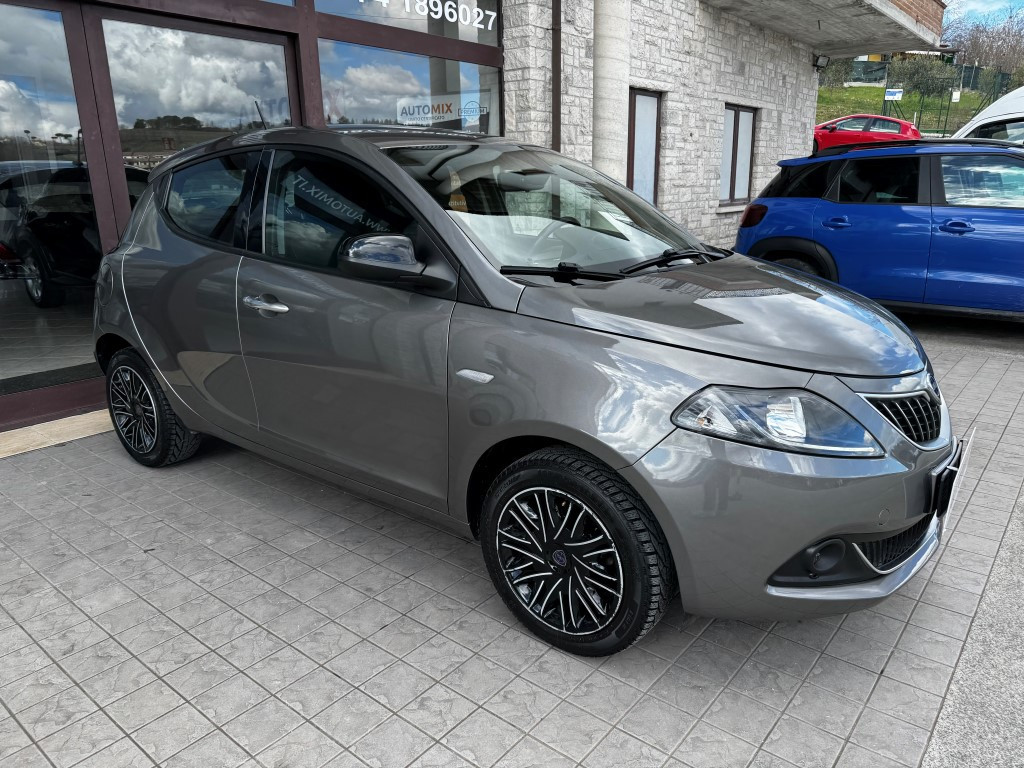 Lancia Ypsilon